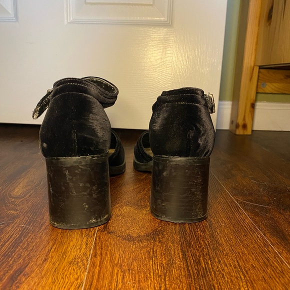 Vintage 90’s Kenneth Cole Reaction Velvet Mary Janes 8.5 - Picture 5 of 5